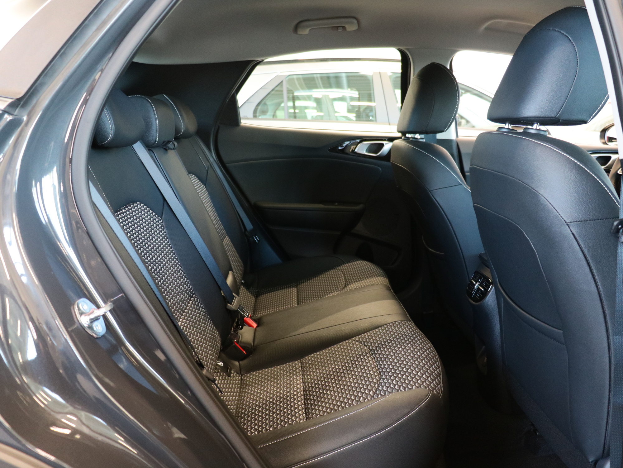 Kia Xceed 1,6 T-GDI 150hv EX DCT 2026, kuva 7/19