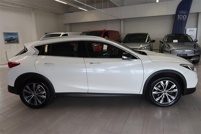 Infiniti QX30 2017, kuva 4/17