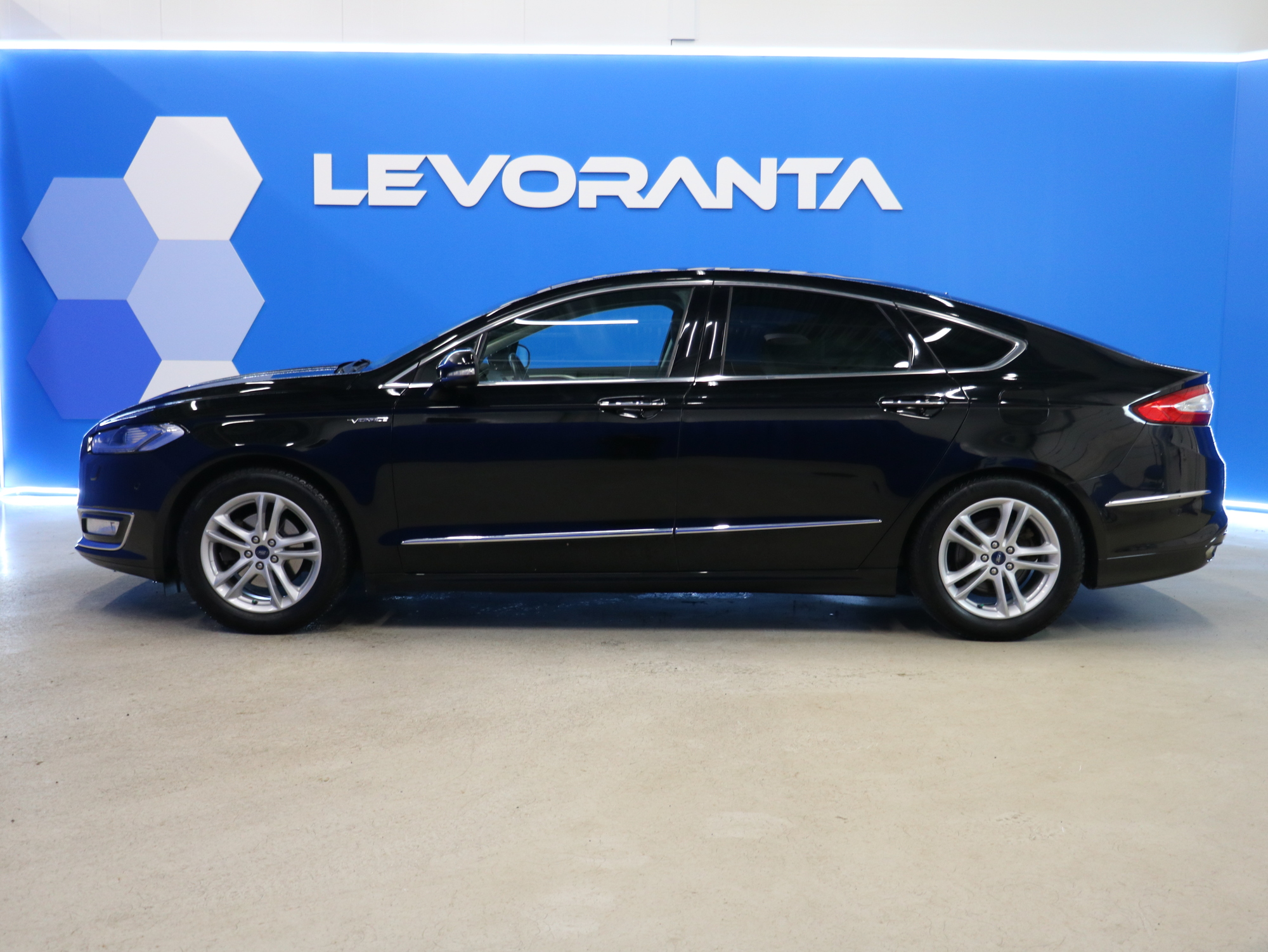 Ford Mondeo 2,0 EcoBoost 240hv A6 5D 2017, kuva 4/38