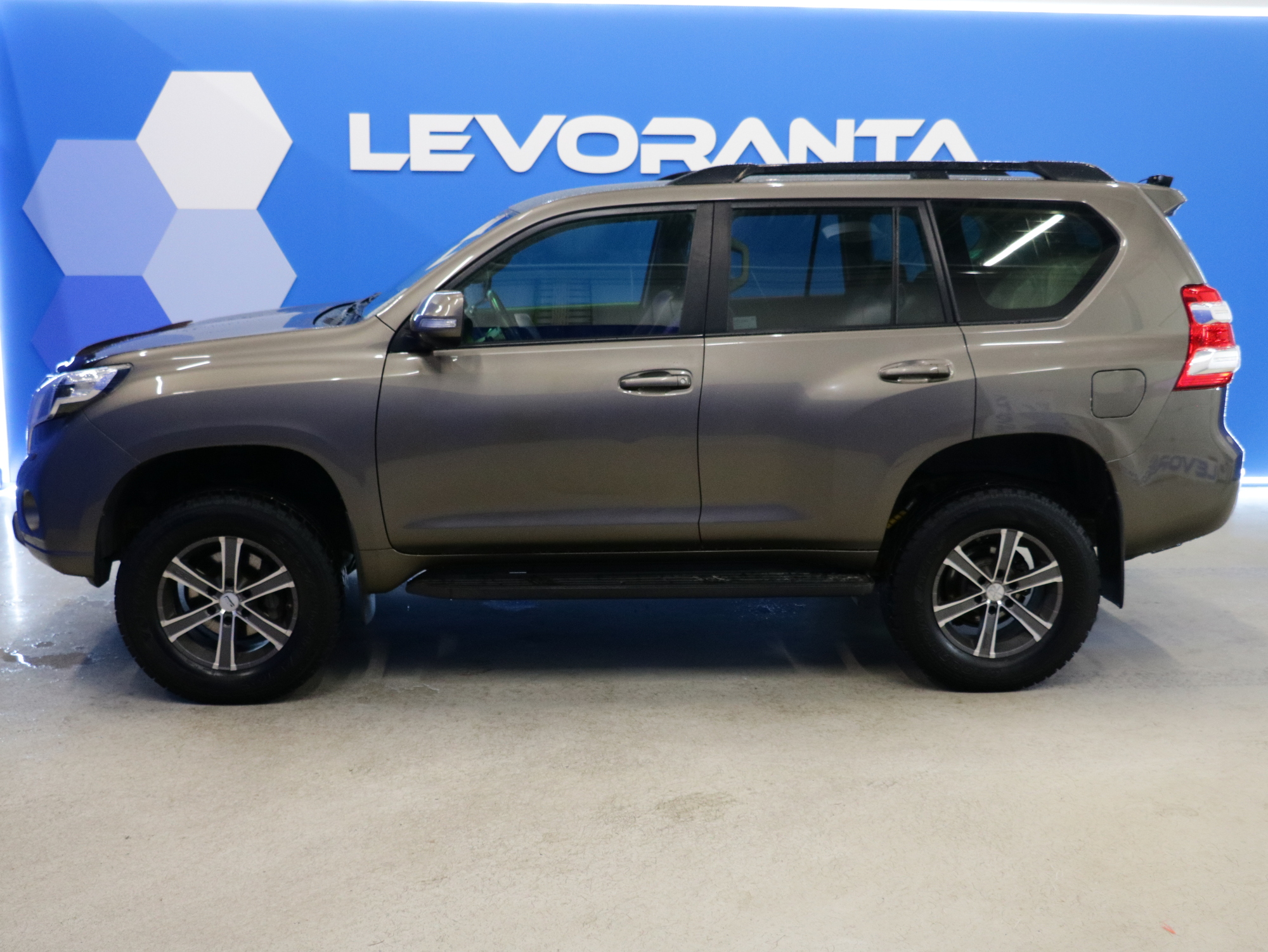 Toyota Land Cruiser 2015, kuva 3/18