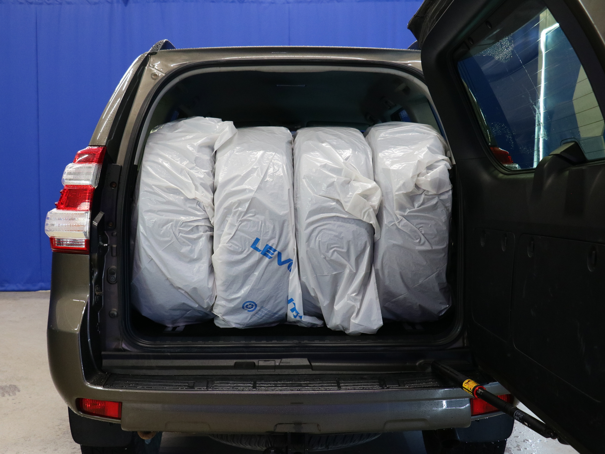 Toyota Land Cruiser 2015, kuva 7/18