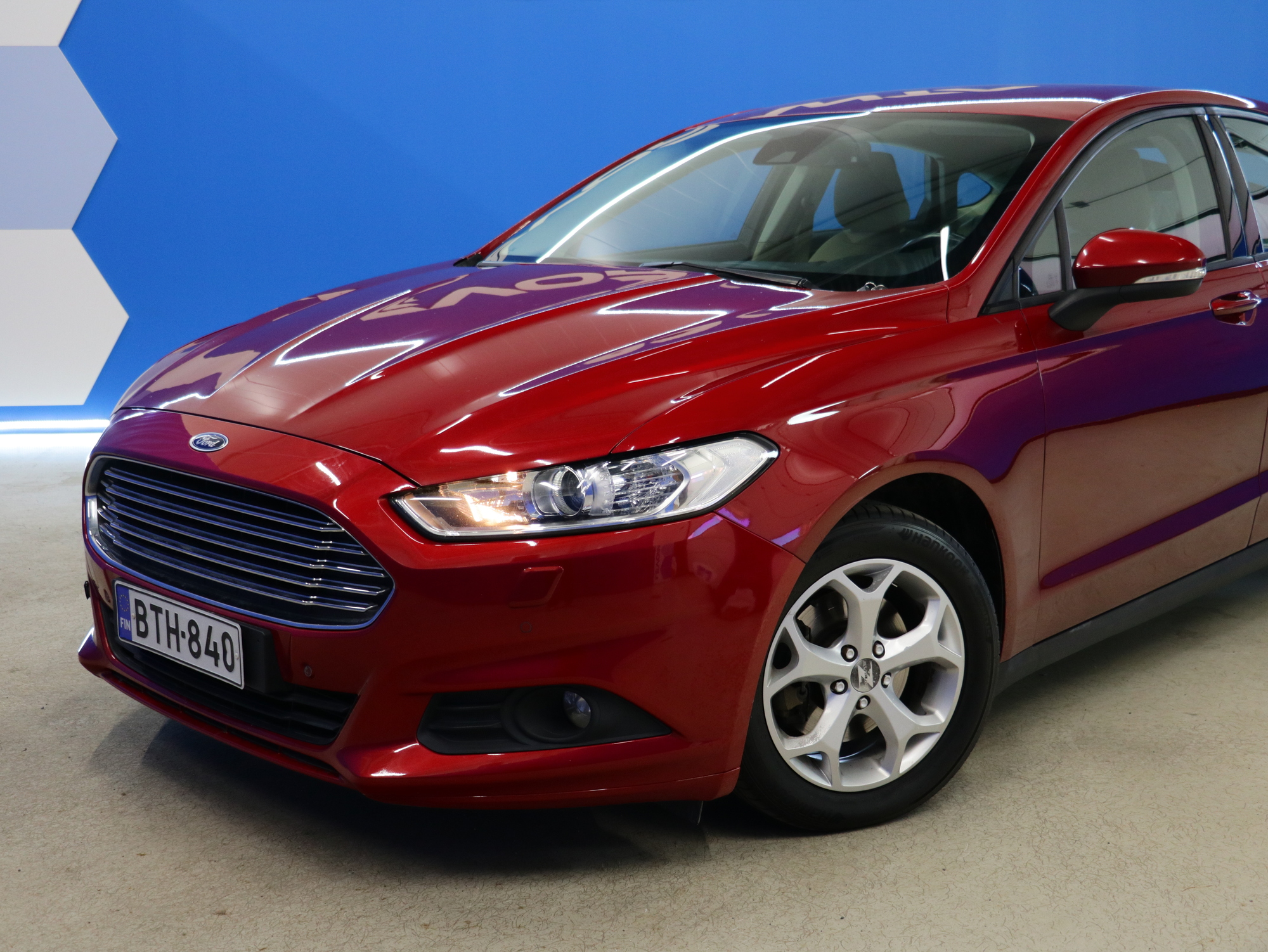 Ford Mondeo 1,6 TDCi 115hv M6 Trend 5D 2015, photo 2/31
