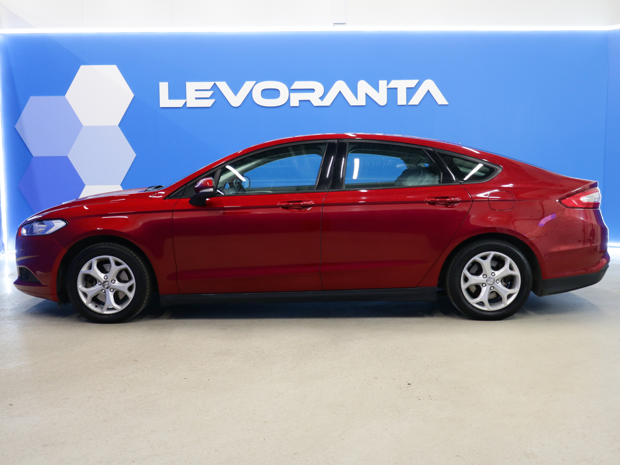 Ford Mondeo 1,6 TDCi 115hv M6 Trend 5D 2015, photo 4/31