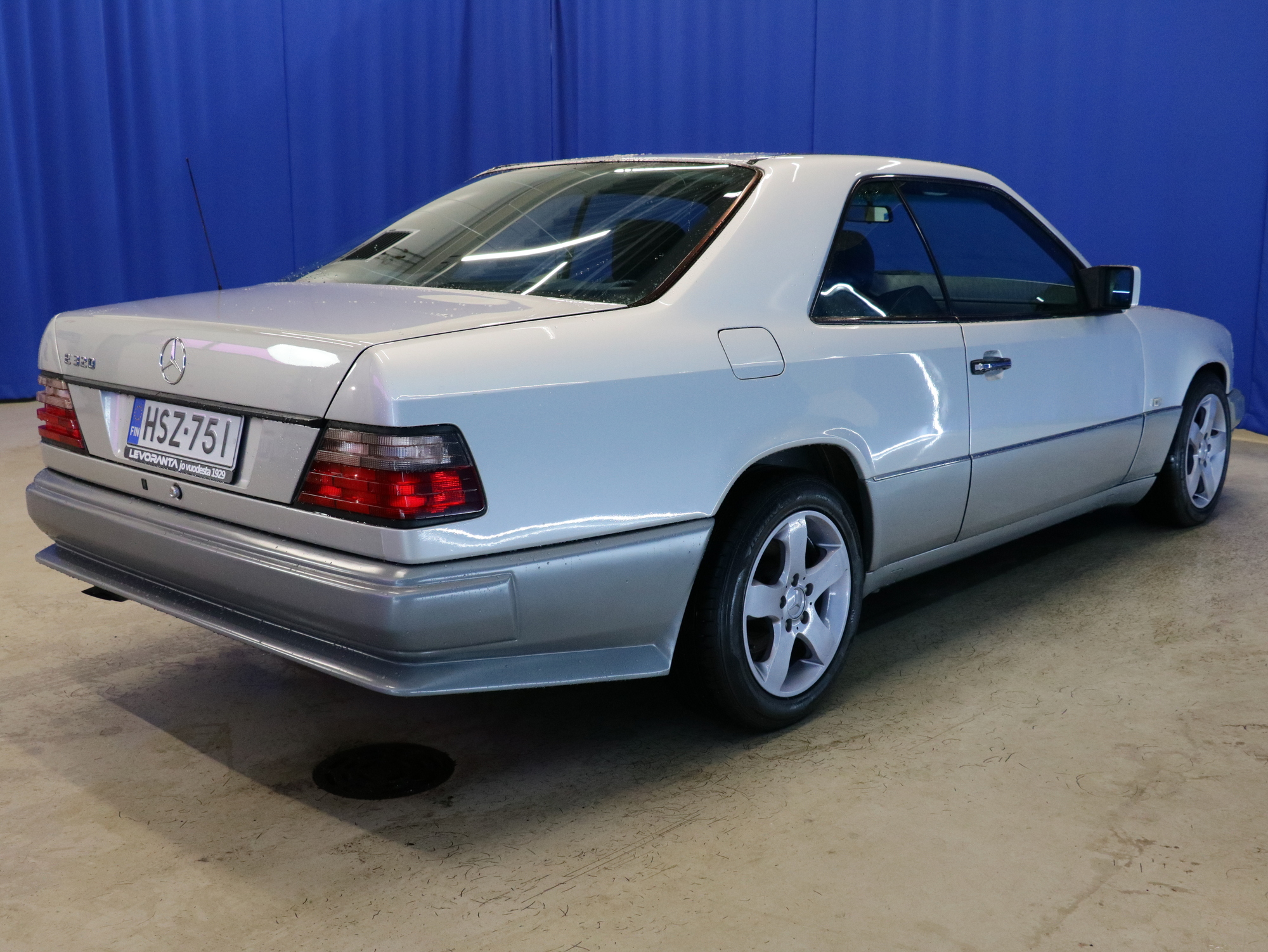 Mercedes-Benz E 1995, kuva 6/16