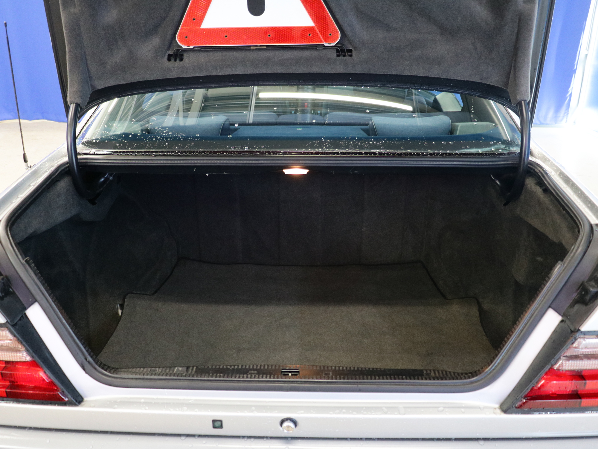 Mercedes-Benz E 1995, kuva 7/16