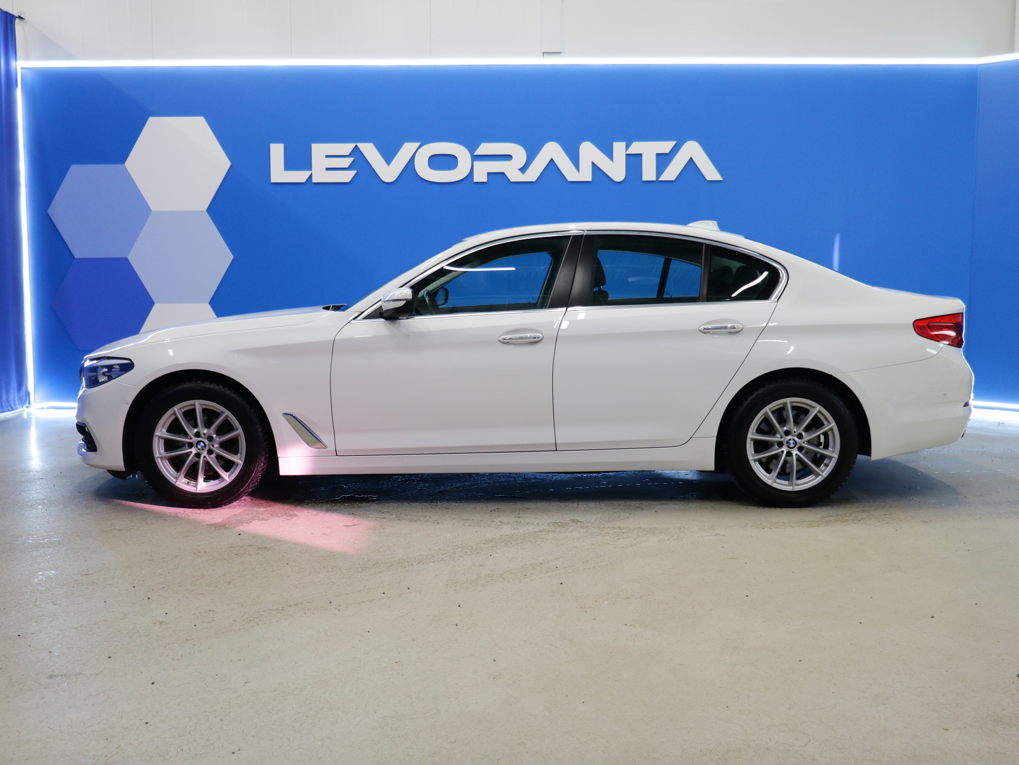 BMW 520 2018, kuva 4/33