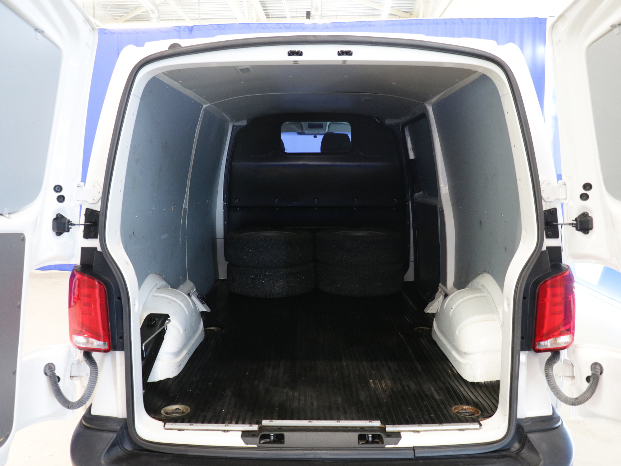 Volkswagen Transporter 2020, kuva 7/20