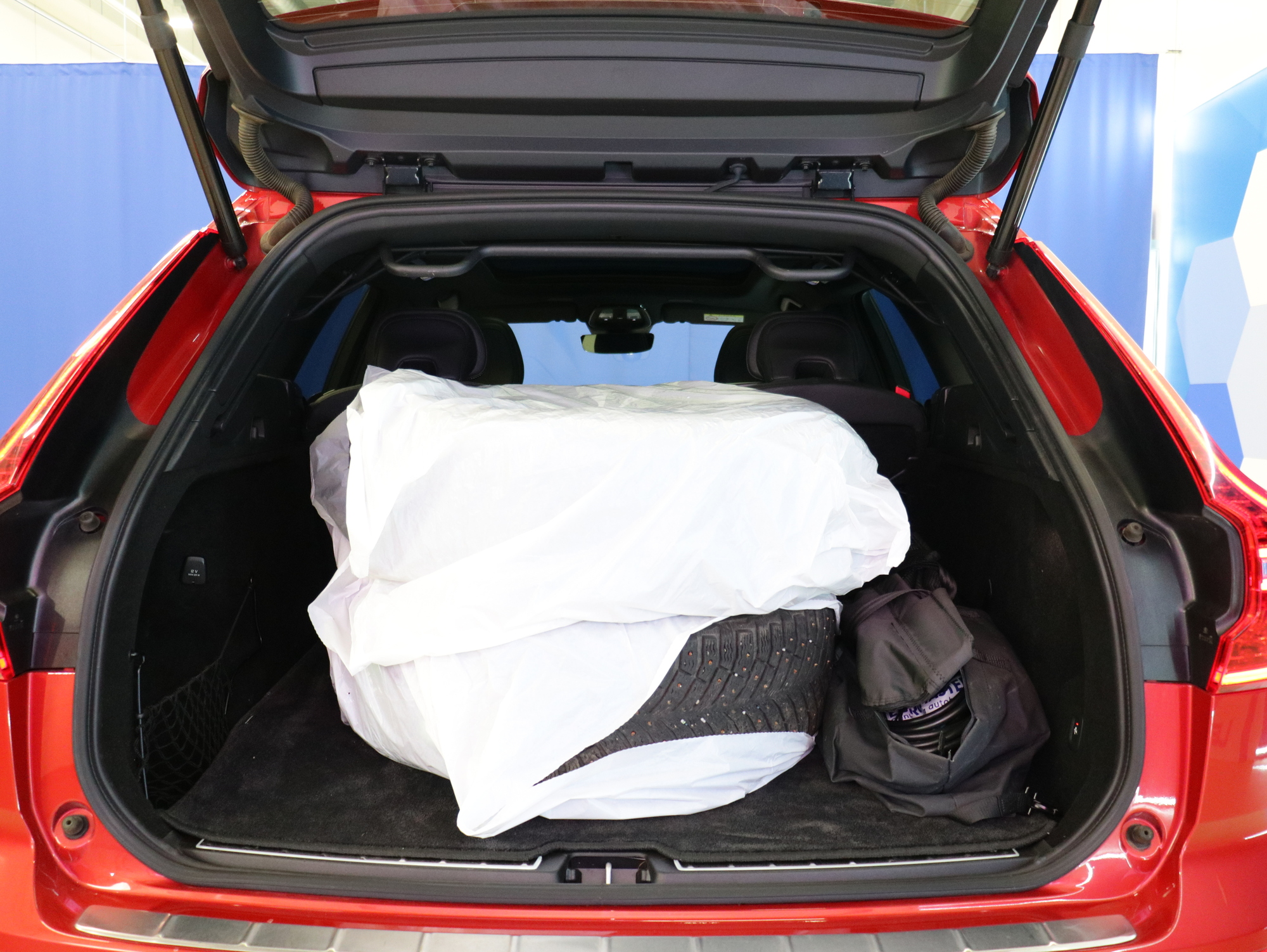 Volvo XC60 2022, kuva 7/24
