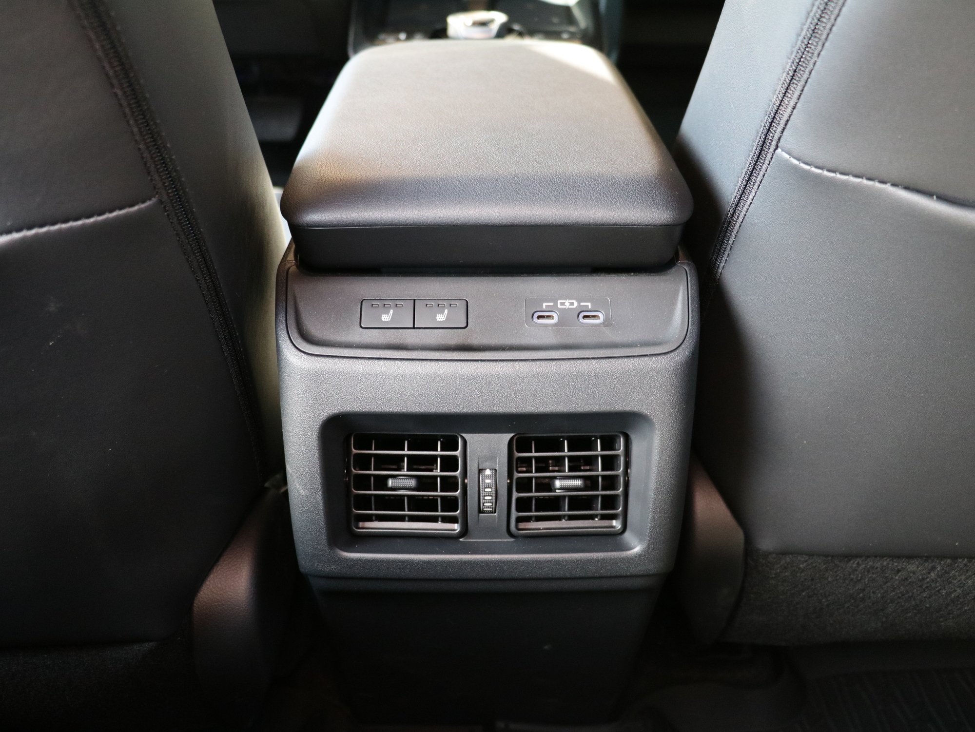 Subaru Uncharted Limited FWD 2026, kuva 7/20