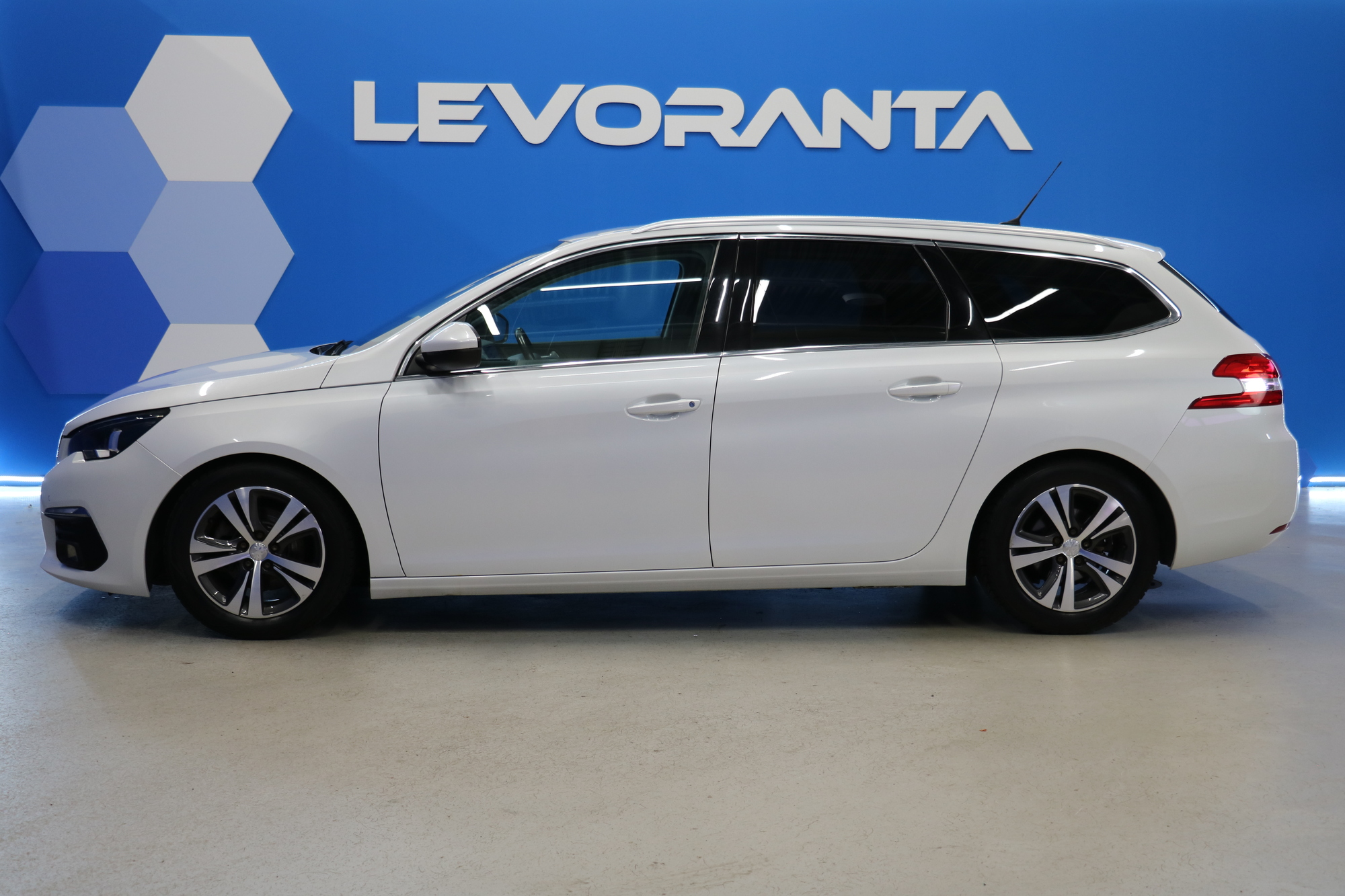 Peugeot 308 2018, photo 3/20