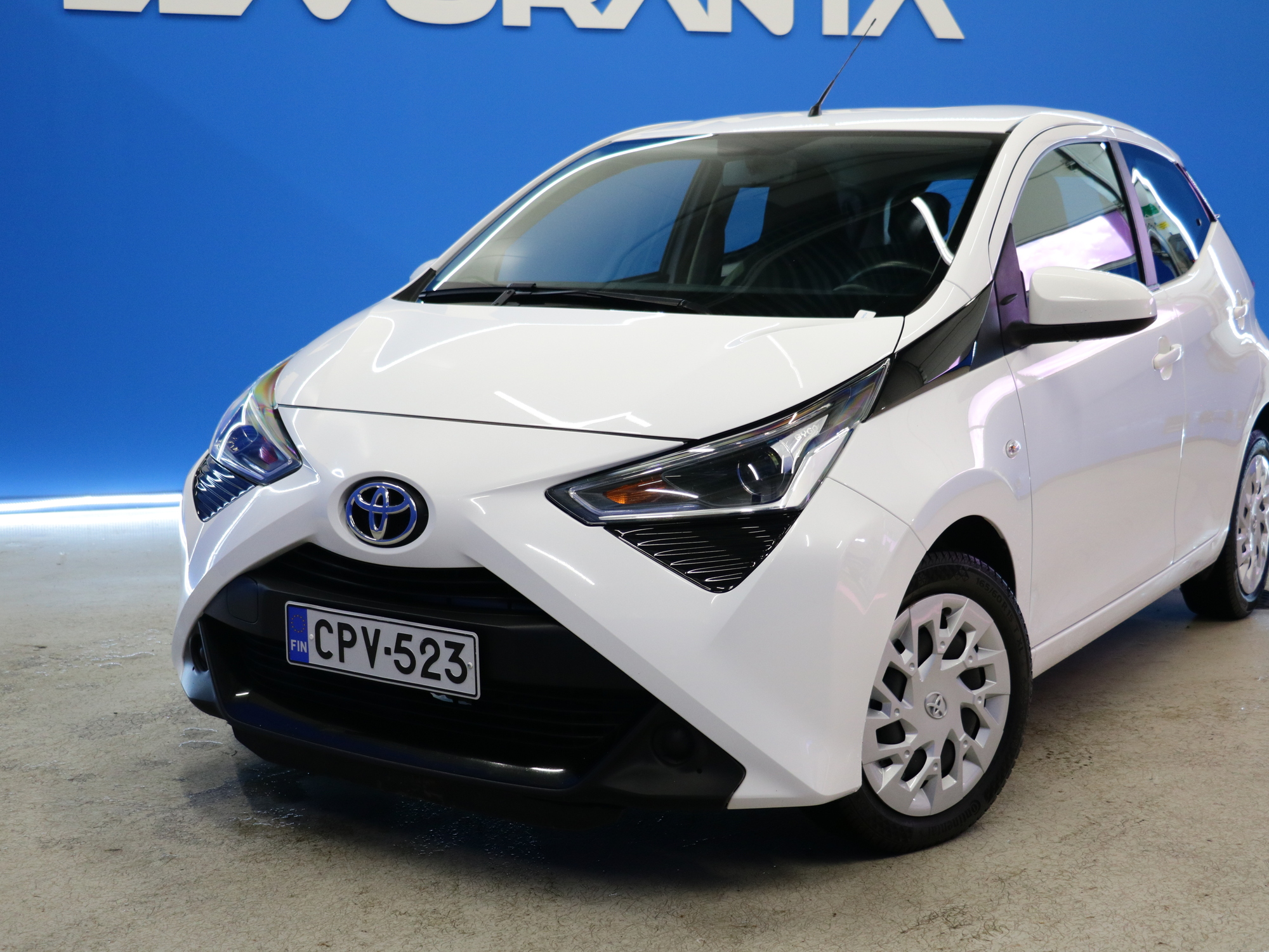 Toyota Aygo 1,0 VVT-i x-play 5ov 2022, kuva 2/32