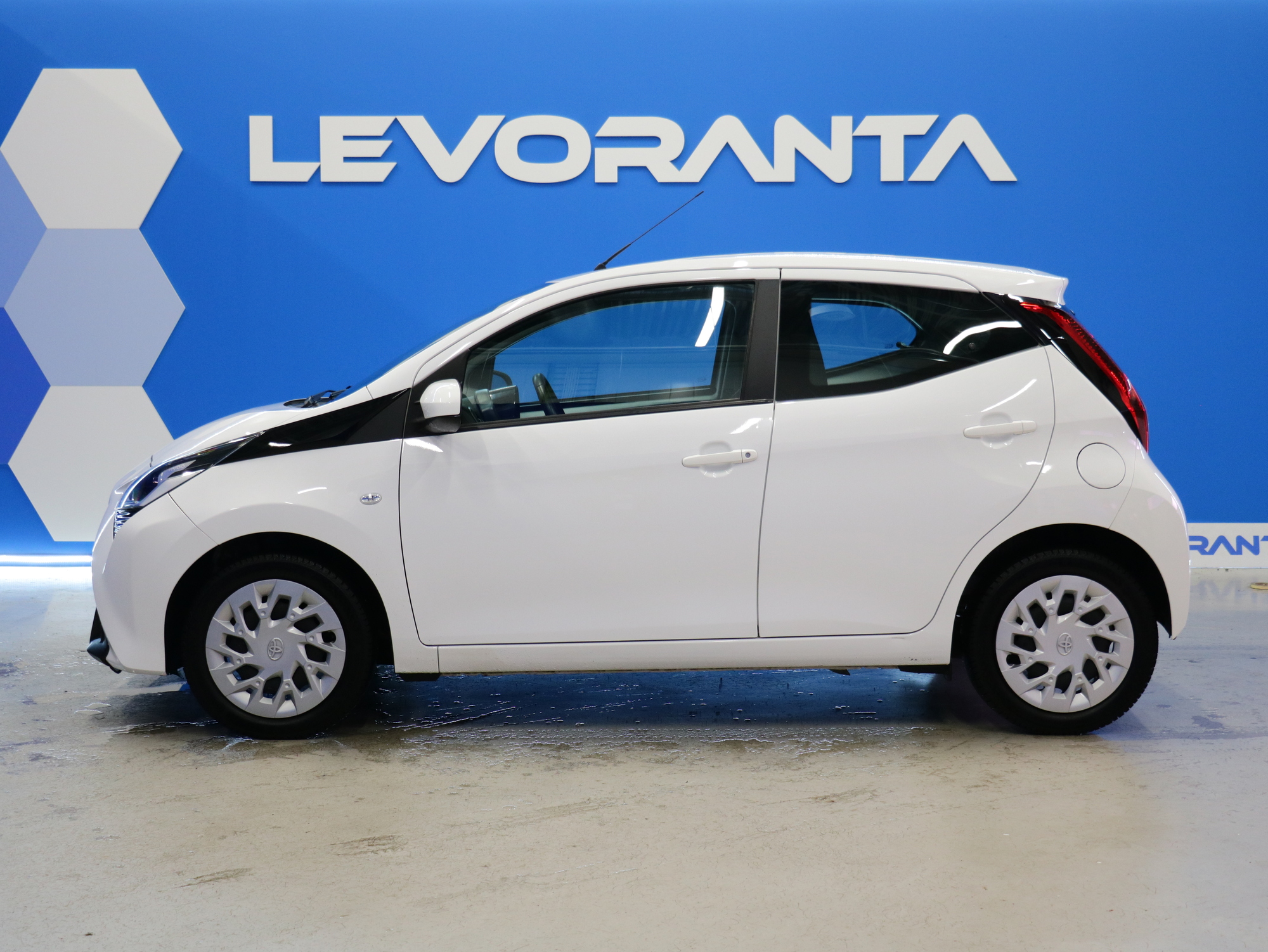 Toyota Aygo 1,0 VVT-i x-play 5ov 2022, kuva 4/32