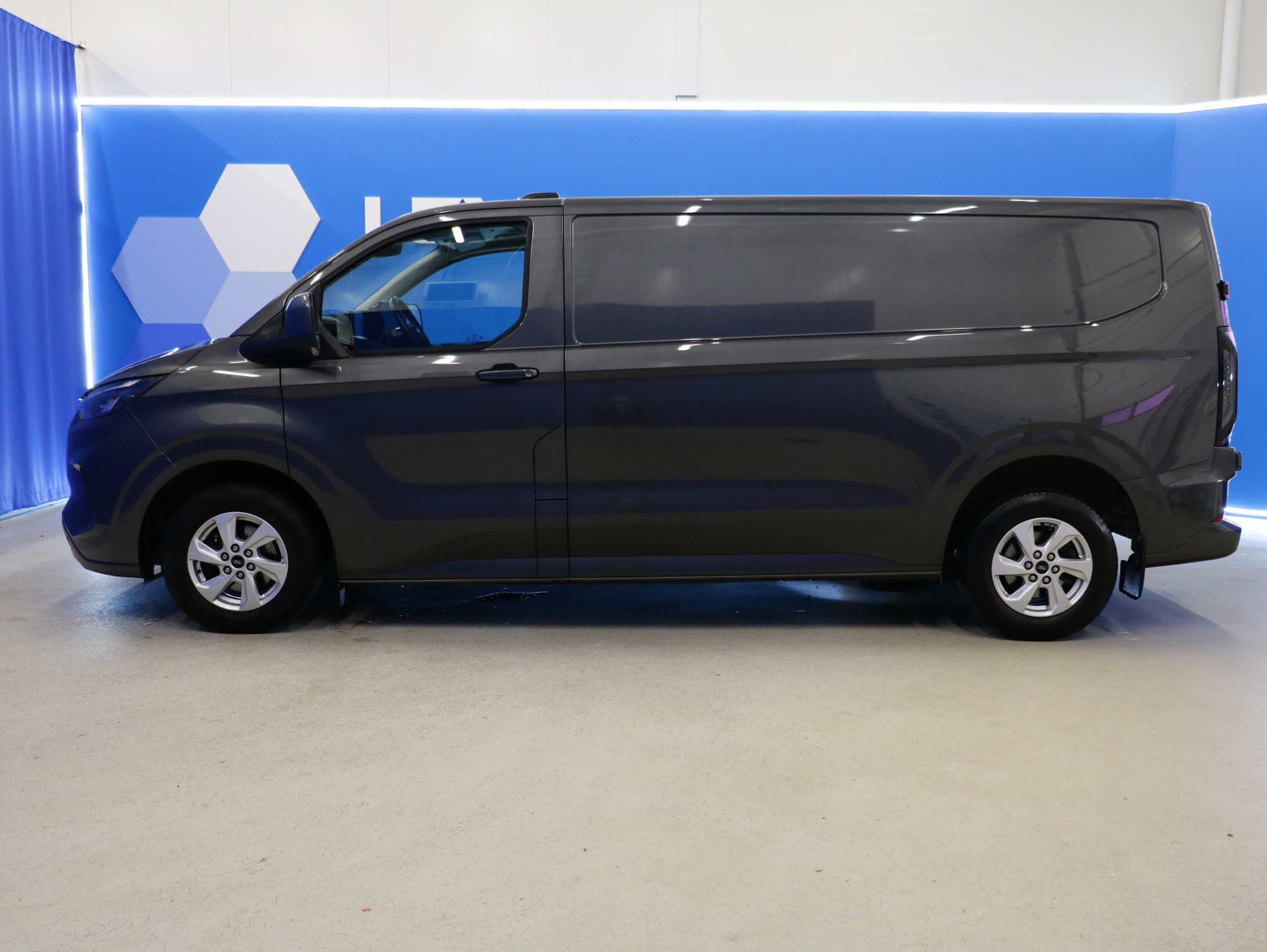 Ford Transit Custom 2024, photo 4/25