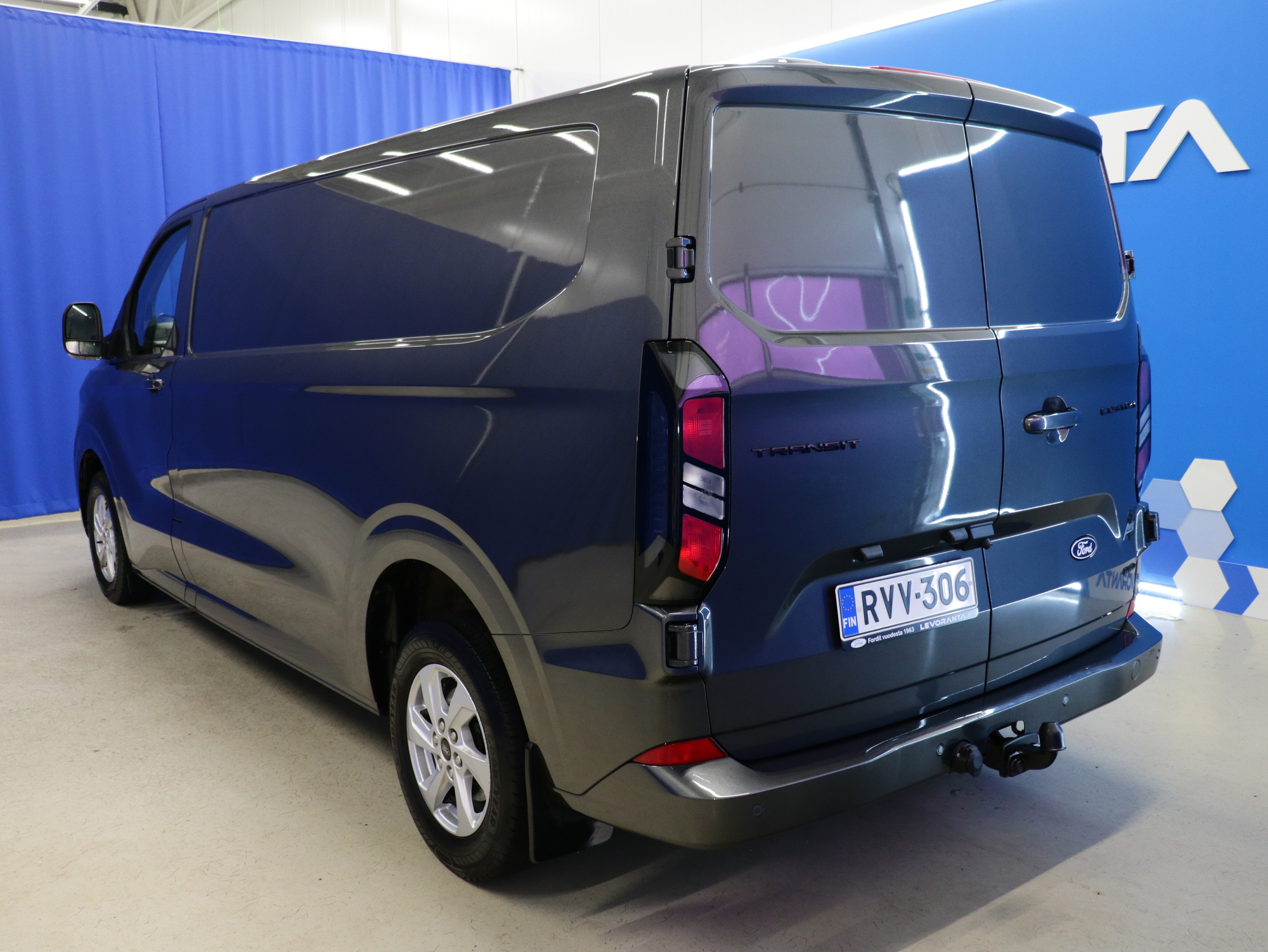 Ford Transit Custom 2024, photo 5/25