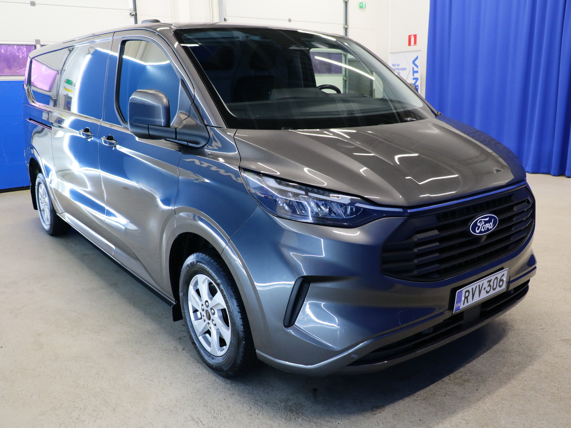 Ford Transit Custom 2024, photo 7/25